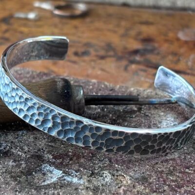 Op zoek naar een stoere armband...